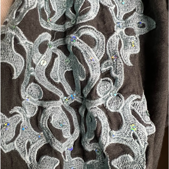 Bahamian style dress by Miss June Paris. - Picture 6 of 14